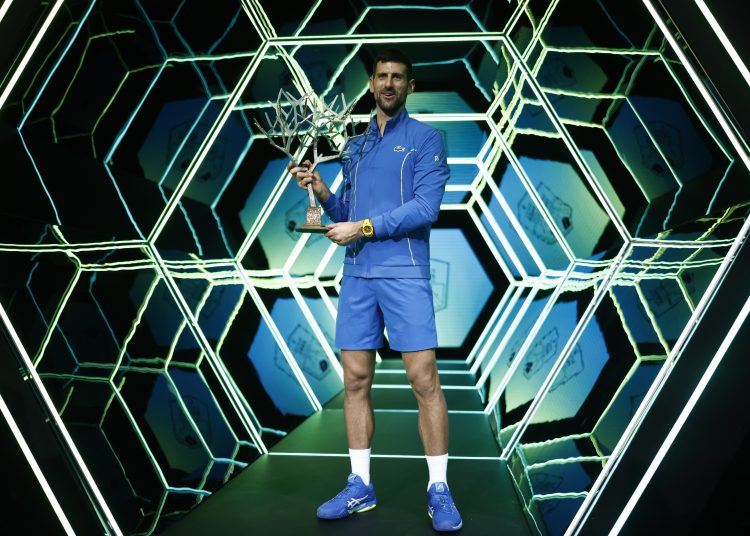 Paris (France), 05/11/2023.- Novak Djokovic of Serbia poses with the trophy after winning his final match against Grigor Dimitrov of Bulgaria at the Paris Masters tennis tournament, in Paris, France, 05 November 2023. (Tenis, Francia) EFE/EPA/YOAN VALAT