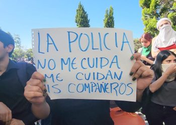 Protestan universitarios de Morelos contra agresiones de la Policía de Cuernavaca
