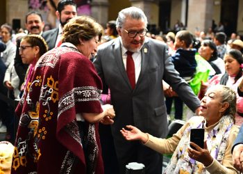 Delfina Gómez inicia la entrega del programa “Mujeres con Bienestar”