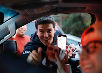 Visita Samuel García Saltillo, segunda ciudad en su precampaña