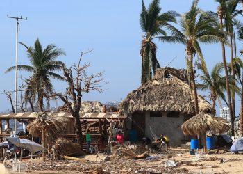Trabajos de limpieza se realizan de forma paulatina en Acapulco