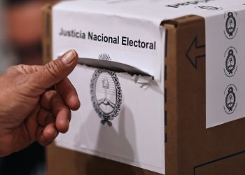 Argentina realiza segunda vuelta de las elecciones presidenciales