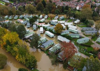 El temporal Ciarán deja 6 muertos, decenas de heridos y numerosos daños en Europa