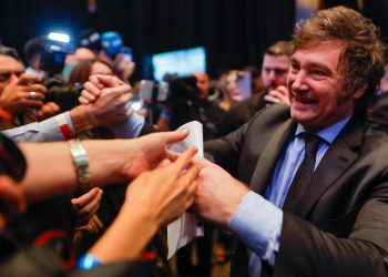 Javier Milei debe contribuir a que se fortalezca la democracia en la región, Francisco Mora.
