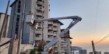 CFE restablece suministro eléctrico al 98% en Acapulco y Coyuca de Benítez