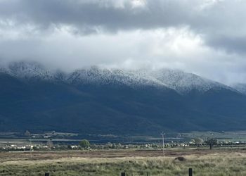 Cae aguanieve en Sierra de Arteaga