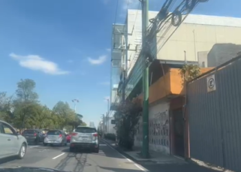 Automovilistas se quejan ante el cierre de carriles en Constituyentes por obras del Cablebús