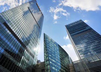 Directivos de empresas manifiestan confianza en entorno económico, pero reconocen que aún persisten riesgos