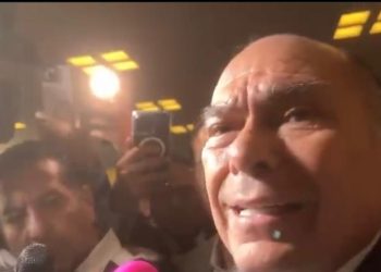 Papá de “Checo” abandona fúrico la carrera por Jalisco