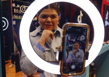 Los ‘Booktokers’ de TikTok: las nuevas formas de promover la lectura en la FIL de Guadalajara