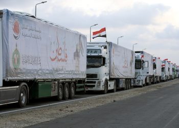 Entran a Gaza camiones con 150,000 litros de combustible para hospitales