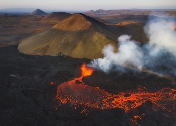 Una erupción volcánica es cada vez más probable en Islandia al registrarse mil nuevos terremotos