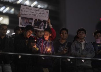Miembros del colectivo LGBT piden justicia en todo México por muerte de magistrade