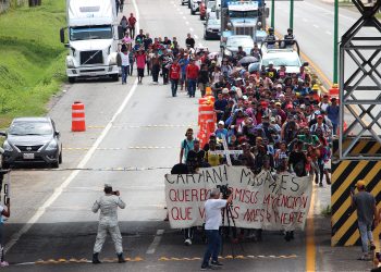 1,200 migrantes salen desde el sur mexicano para unirse a la caravana más numerosa del año