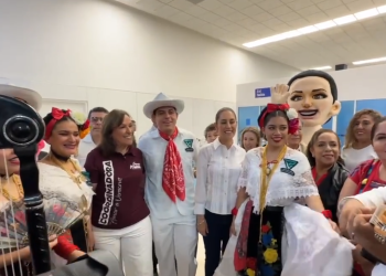 ¡Sheinbaum quiere Tren! Así arrancó su primer evento en Veracruz