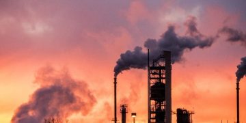 COP28 plantea reducir combustibles fósiles en 2050