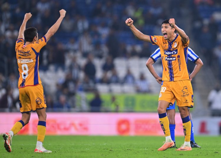 Juan Sanabria and Jordan Silva of Atletico San Luis during the Quarterfinals second leg match between Rayados de Monterrey and Atletico San Luis, as part of Torneo Apertura 2023 Liga BBVA MX, at BBVA Bancomer Stadium, December 02, 2023, in Monterrey, Nuevo Leon.