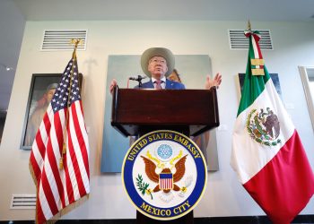 Embajador de EU en México destaca cooperación “histórica” en extradiciones