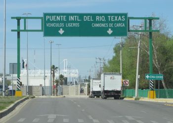 Cierran Puente, urgen intervención ante caos humanitario y económico.