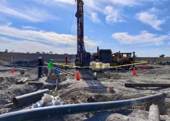 Inician trabajos para el rescate de 10 mineros en Pinabete