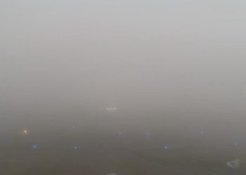 Suspenden despegues y aterrizajes en AICM por banco de niebla