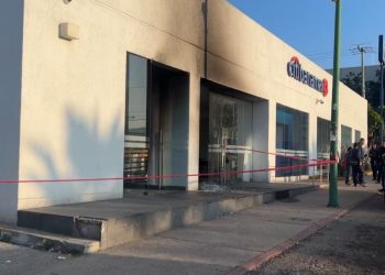 Incendian cajeros automáticos de banco en Jiutepec