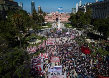 Argentina vive un día de protestas contra el plan económico de Milei