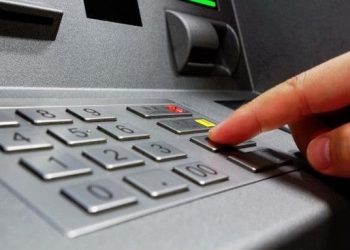 Operaciones bancarias regresan gradualmente en Acapulco tras paso de Otis