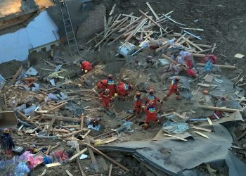 Continúan las tareas de rescate en China tras terremoto que ha dejado 127 muertos