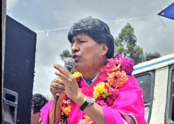 En riesgo la candidatura de Evo Morales, acusa un “plan negro”