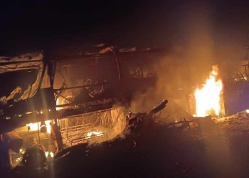 Reportan bloqueos y enfrentamientos en dos municipios de Michoacán