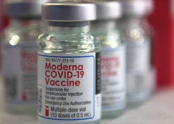 Vacuna de Moderna llegaría a México la próxima semana