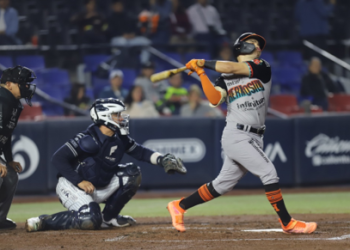 En 11 entradas Sultanes venció 4-3 a Naranjeros en el primero de la serie