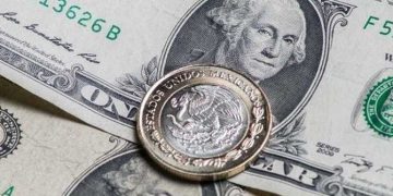 Dólar cotiza a 17 pesos por primera vez desde septiembre