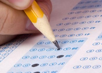 “El informe PISA muestra que hubo una caída sin precedentes en el desempeño académico a nivel global”: Analista de políticas educativas en la OCDE