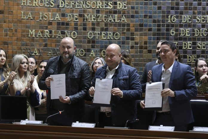 FOTO GACETA UDEG