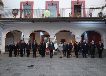 Por primera vez, Gobierno de Puebla realiza ceremonia luctuosa a Rafael Moreno Valle y Martha Erika Alonso