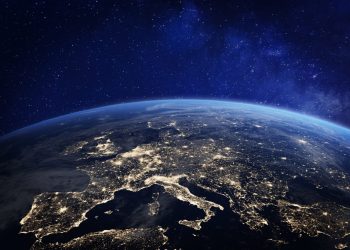 Científicos prueban que un aumento de varias decenas de grados haría la Tierra inhabitable