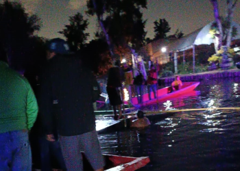 Pelea provoca el colapso de dos trajineras en Xochimilco