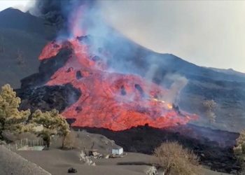 El volcán de La Palma emitió el doble de CO₂ en 86 días que Canarias en todo 2020
