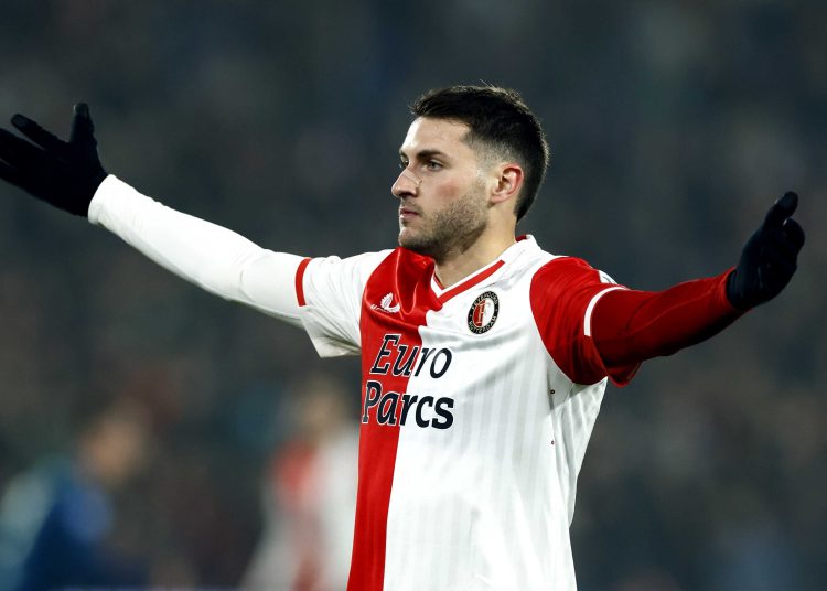 Rotterdam (Netherlands), 24/01/2024.- Santiago Gimenez of Feyenoord reacts during the KNVB Cup soccer match between Feyenoord and PSV at Feyenoord Stadium de Kuip in Rotterdam, Netherlands, 24 January 2024. (Países Bajos; Holanda) EFE/EPA/KOEN VAN WEEL