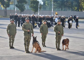 Marina reconoce la gran labor de sus elementos caninos Ecko y Max durante ceremonia de jubilación