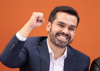 Él es Jorge Álvarez Máynez, candidato presidencial de MC