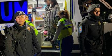 Elementos del ERUM rescatan a dos personas que se extraviaron en “El Pico del Águila”