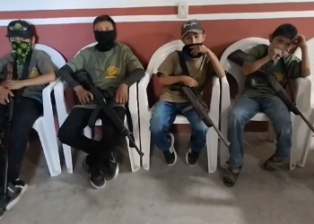 Autoridades investigan a autodefensa por armar a menores