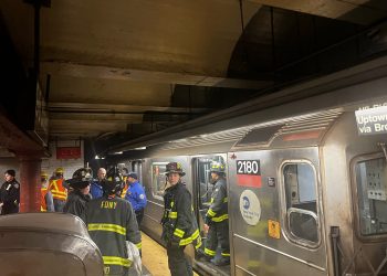 Reportan 24 heridos por choque de trenes en Nueva York