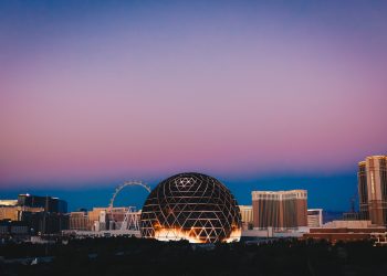 U2 actuará en la 66 edición de los Grammy desde el Sphere de Las Vegas