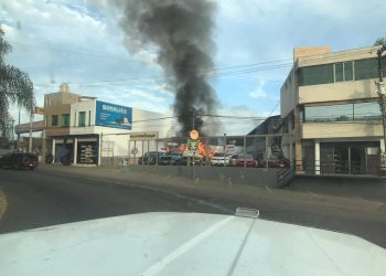 Refuerzan seguridad en Uruapan tras ataque y quema de lotes de vehículos