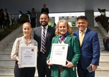 Recibe Patricia Lobeira Rodríguez distintivo “Ayuntamiento Transparente 2023″