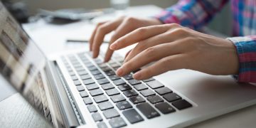 TELMEX lanza el primer servicio masivo de acceso a internet con la misma velocidad para subir y bajar datos